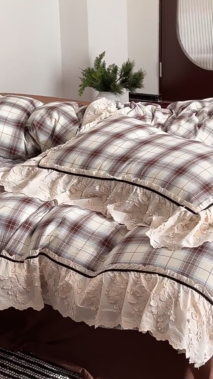 Vintage Plaid Ruffle Bedding Set / 4 Colors