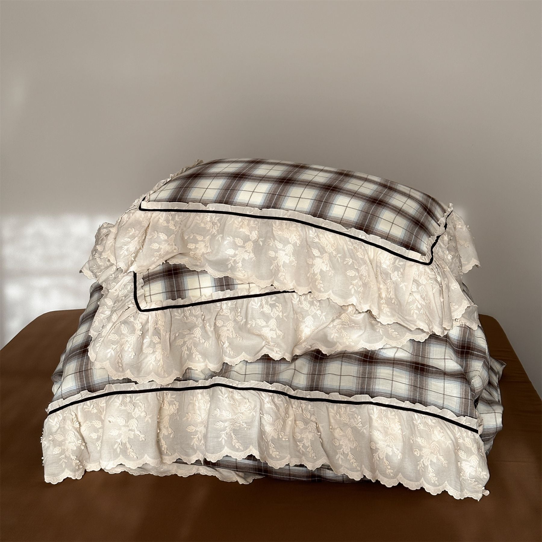 Vintage Plaid Ruffle Bedding Set / 4 Colors