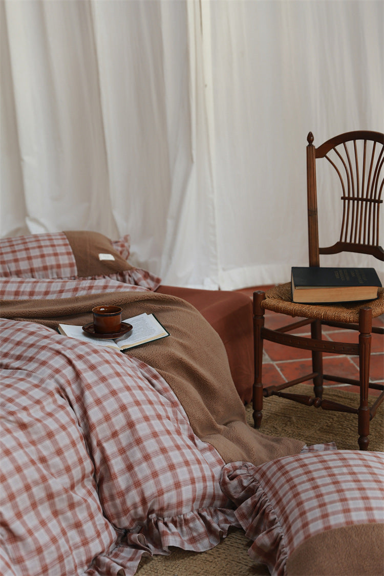 Vintage Plaid Ruffle Bedding Set / 4 Colors