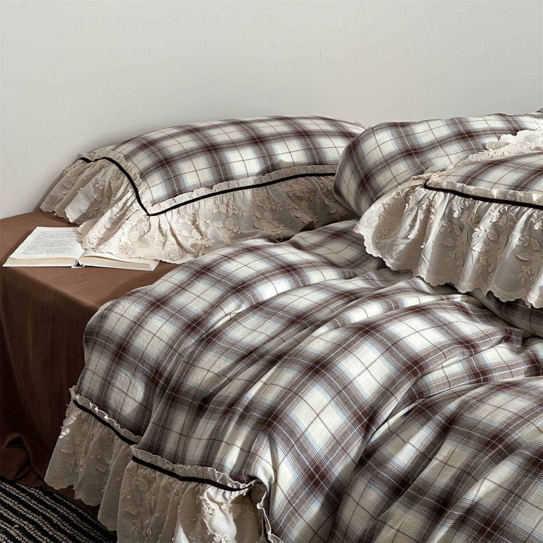 Vintage Plaid Ruffle Bedding Set / 4 Colors