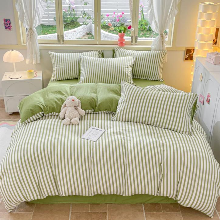 Striped Bedding Set / Lavender