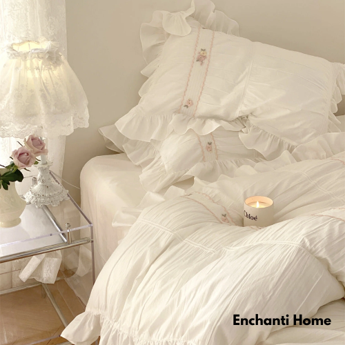 Elegant Lace Ruffle Bedding Set / White