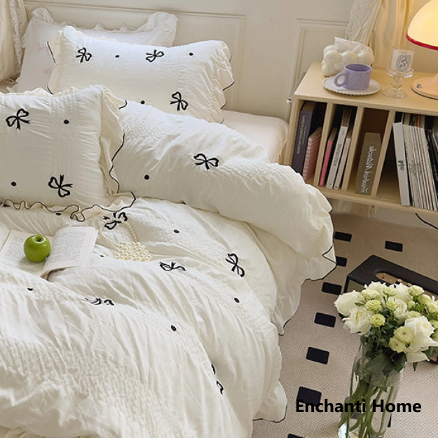 Embroidered Ruffle Bedding Set / Ribbon