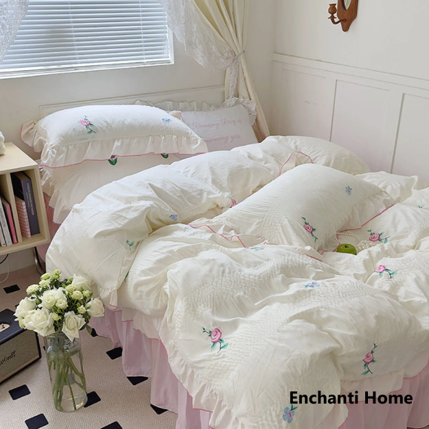 Embroidered Ruffle Bedding Set / Ribbon