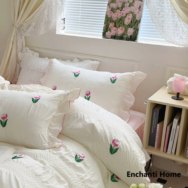 Embroidered Ruffle Bedding Set / Ribbon