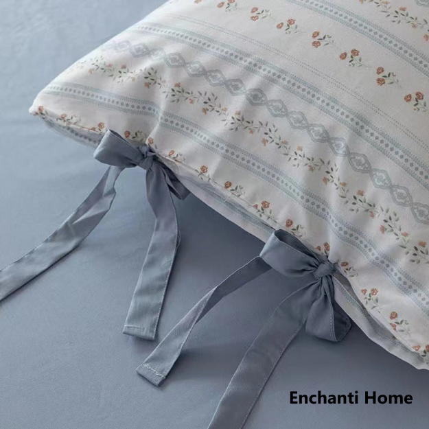 Cottage Blue Ribbon Comforter Set / Soft