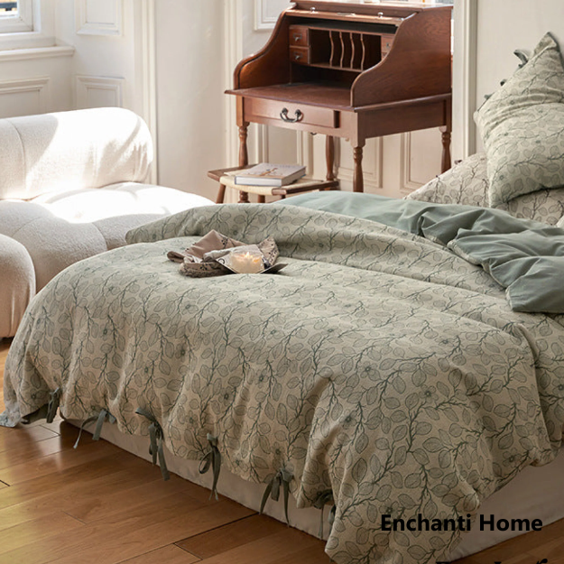 Mother Earth Floral Bedding Set / Multicolors Buttoned