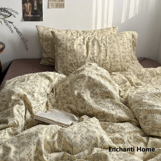 Moody Vintage Floral Bedding Set / Brown Yellow