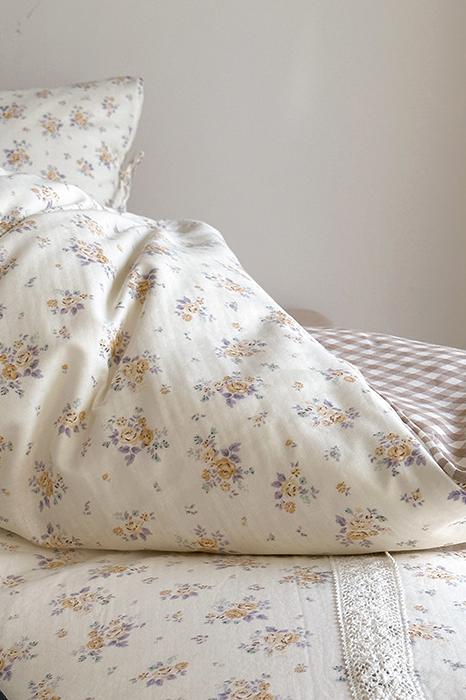 Floral Lace Tie-Up Bedding Set / Rosalie