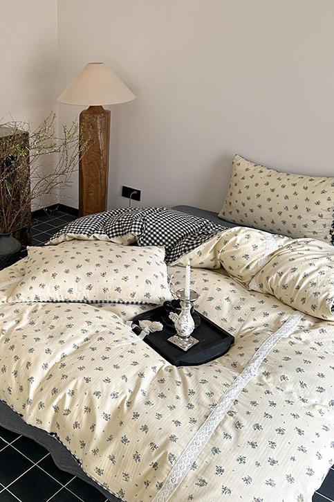 Floral Lace Tie-Up Bedding Set / Rosalie