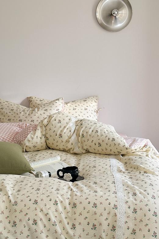 Floral Lace Tie-Up Bedding Set / Rosalie