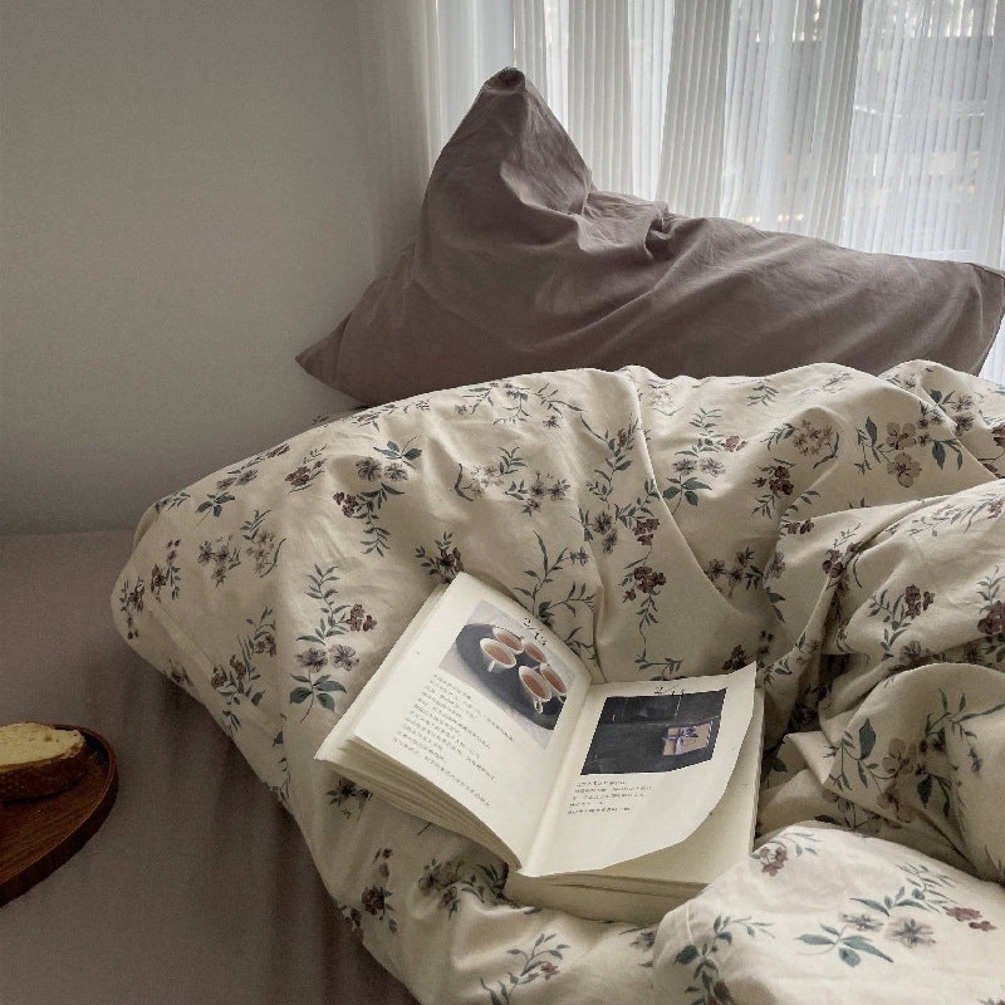 Vintage Bloom Ruffle Bedding Set / Cocoa