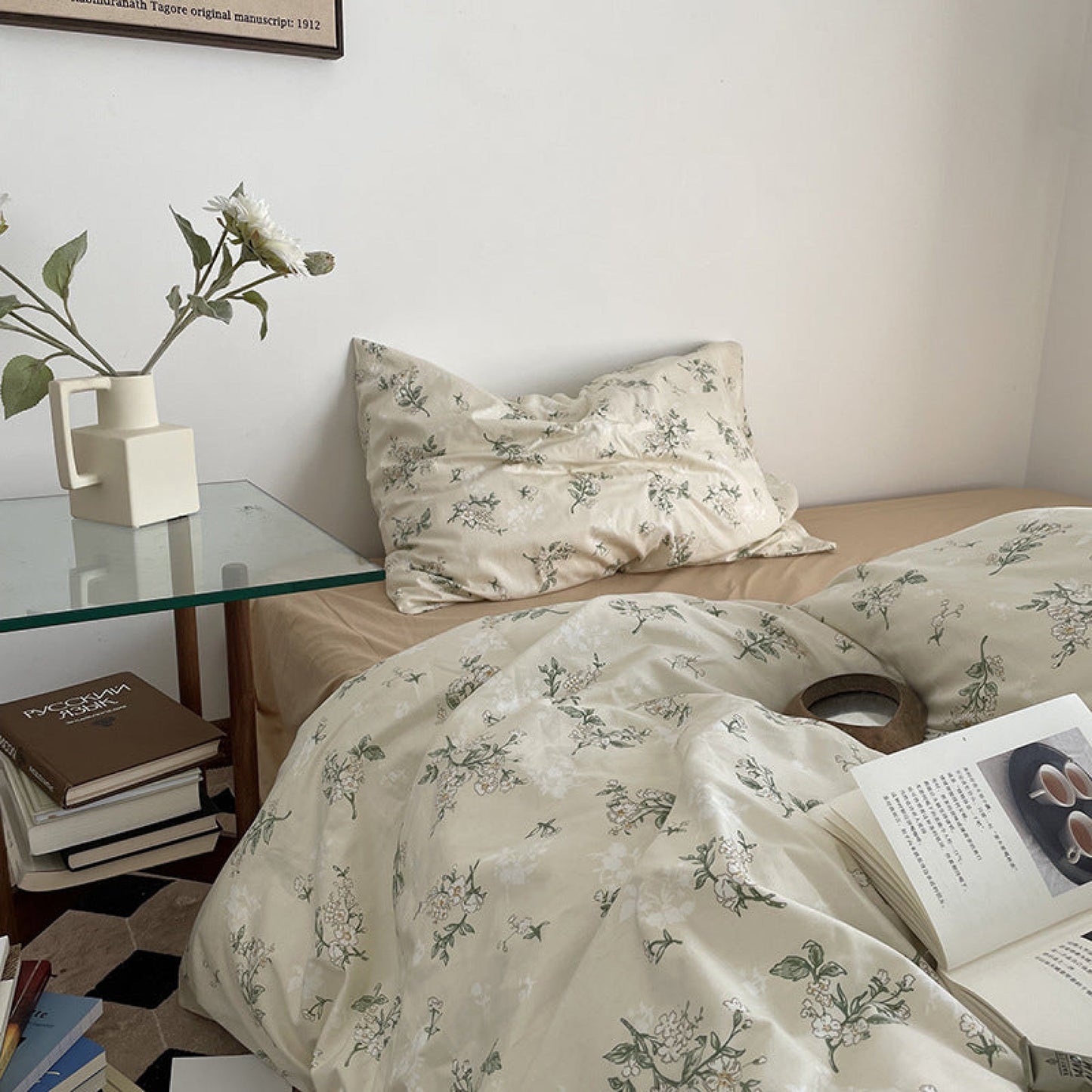 Vintage Bloom Ruffle Bedding Set / Cocoa