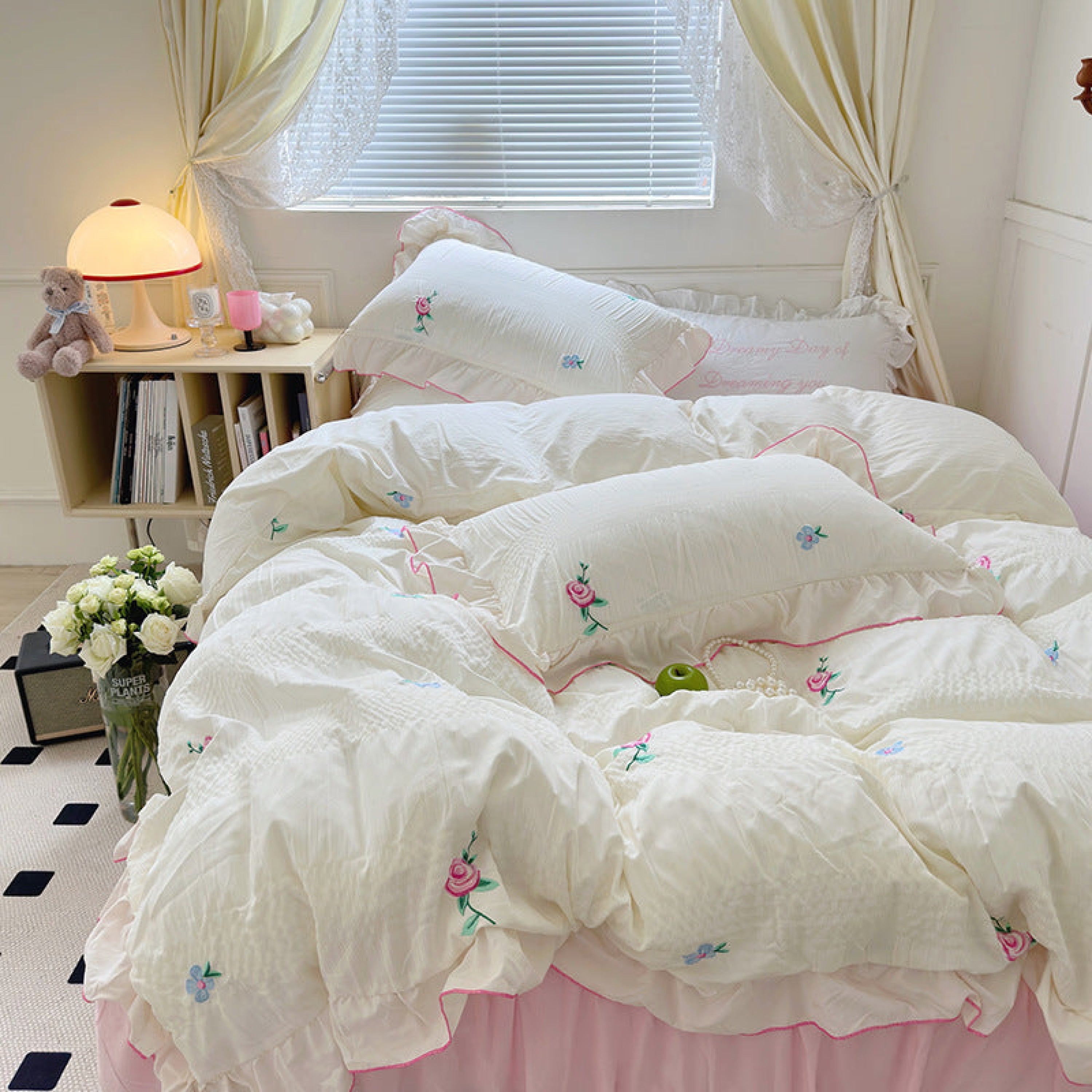 Embroidered Ruffle Bedding Set / Ribbon