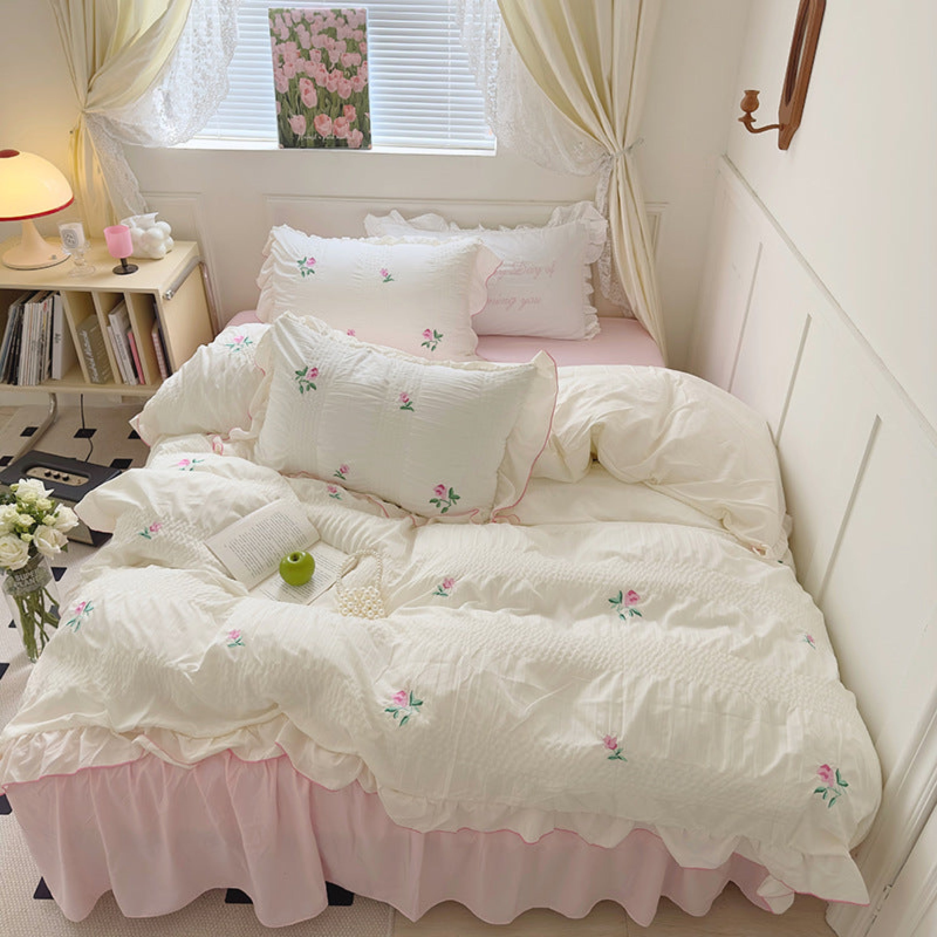 Embroidered Ruffle Bedding Set / Ribbon