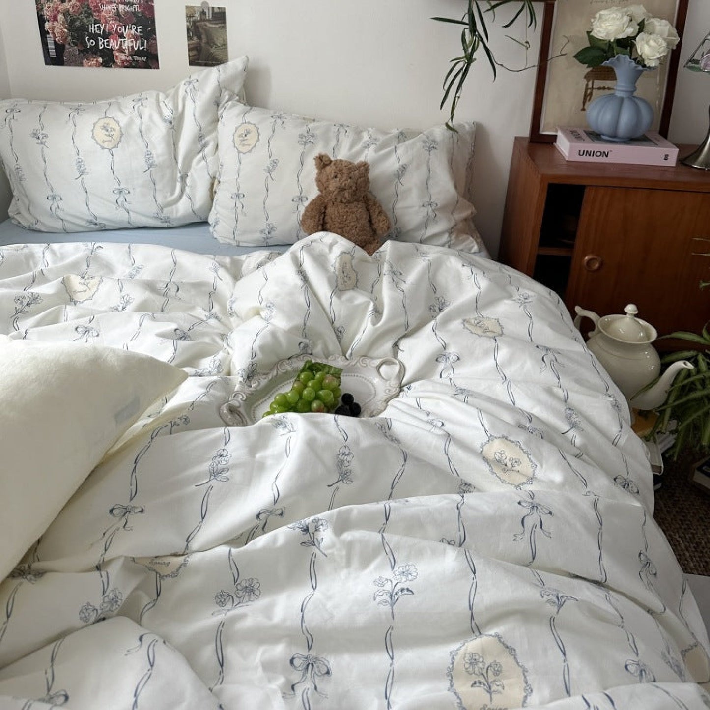 Floral Ribbon Bow Bedding Set / Blue White