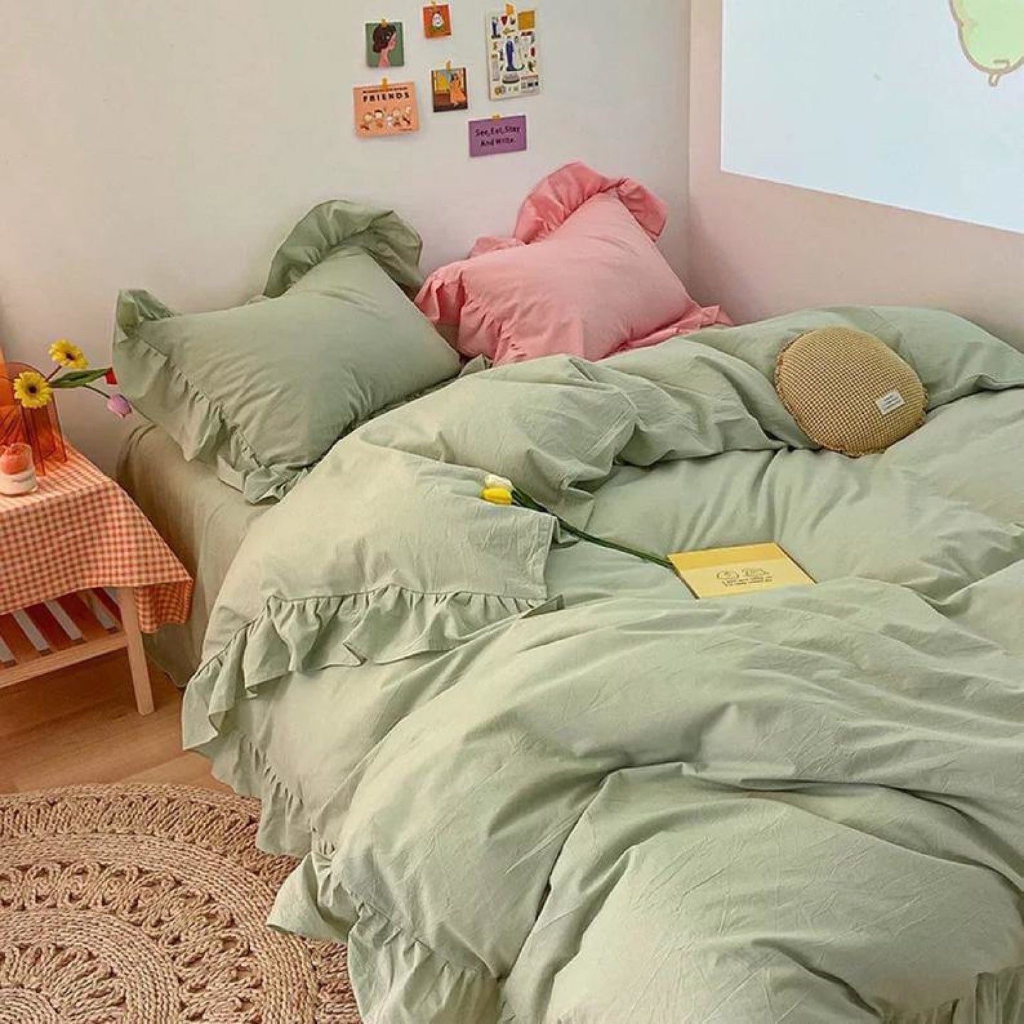 Modern Ruffle Bedding Set / Multicolors