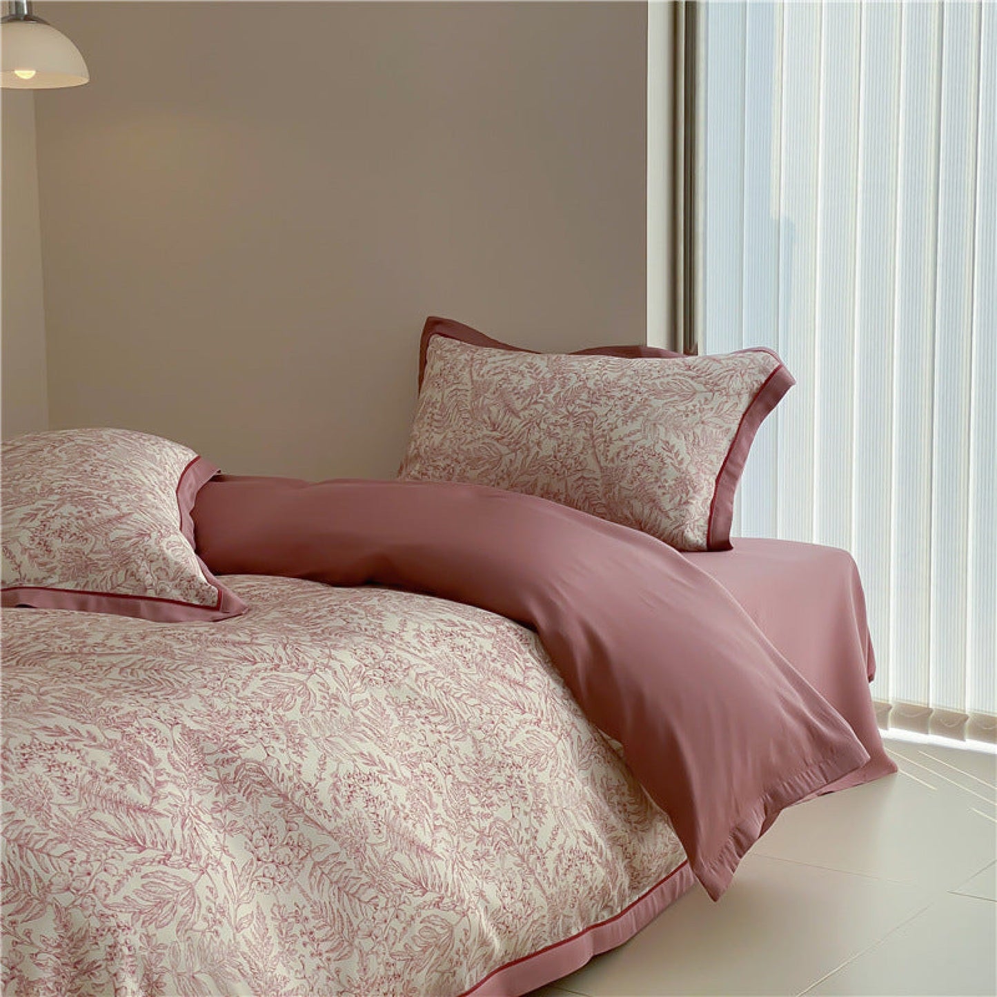 Floral Satin Luxe Bedding Set / Green