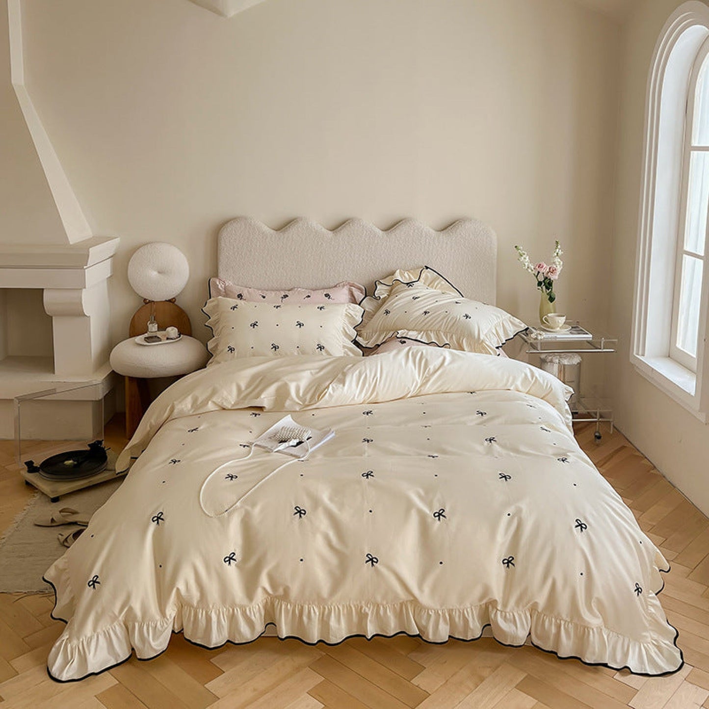 Silk Ribbon Ruffle Bedding / Ivory White