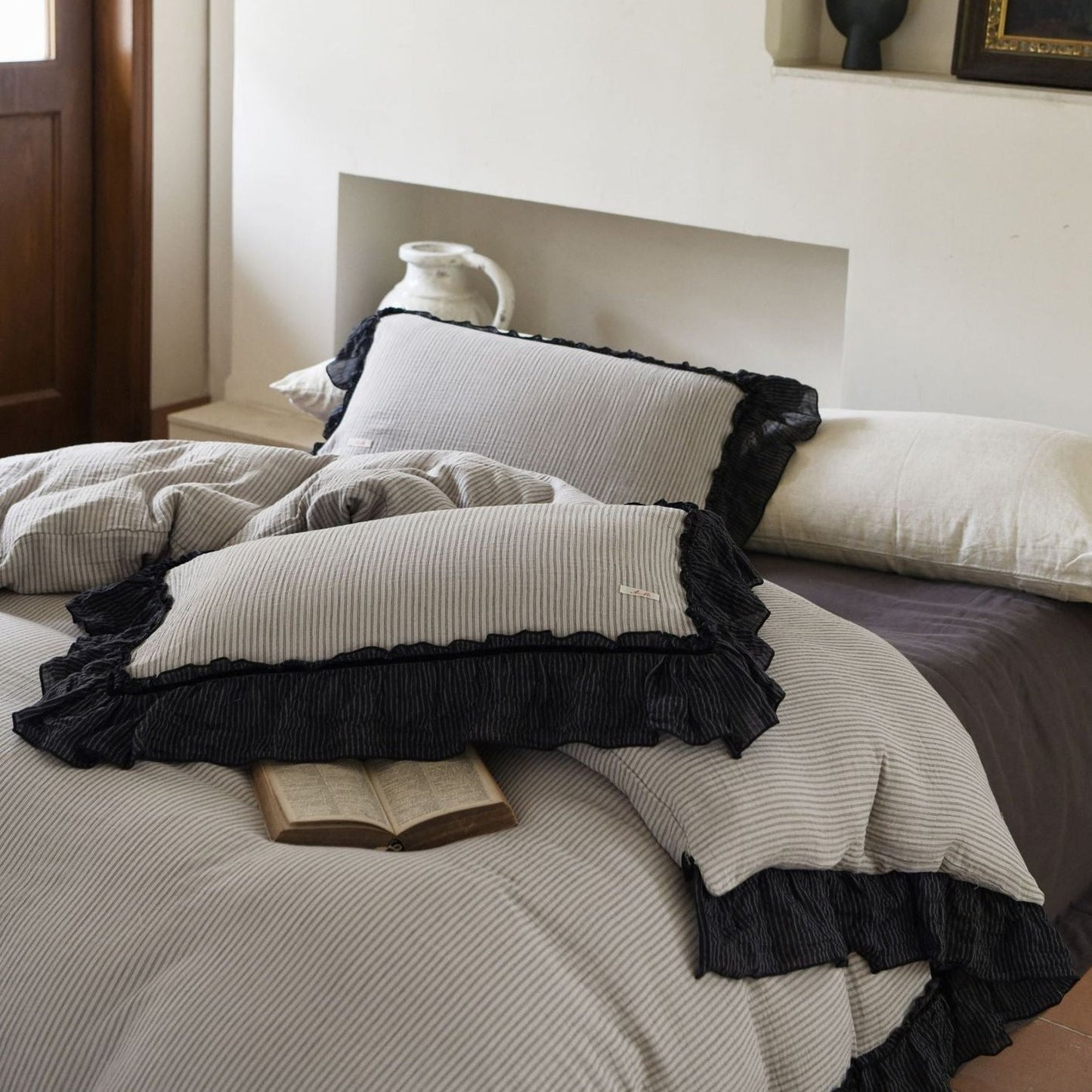 Stripe Lace Ruffle Bedding Set / 3 Colors