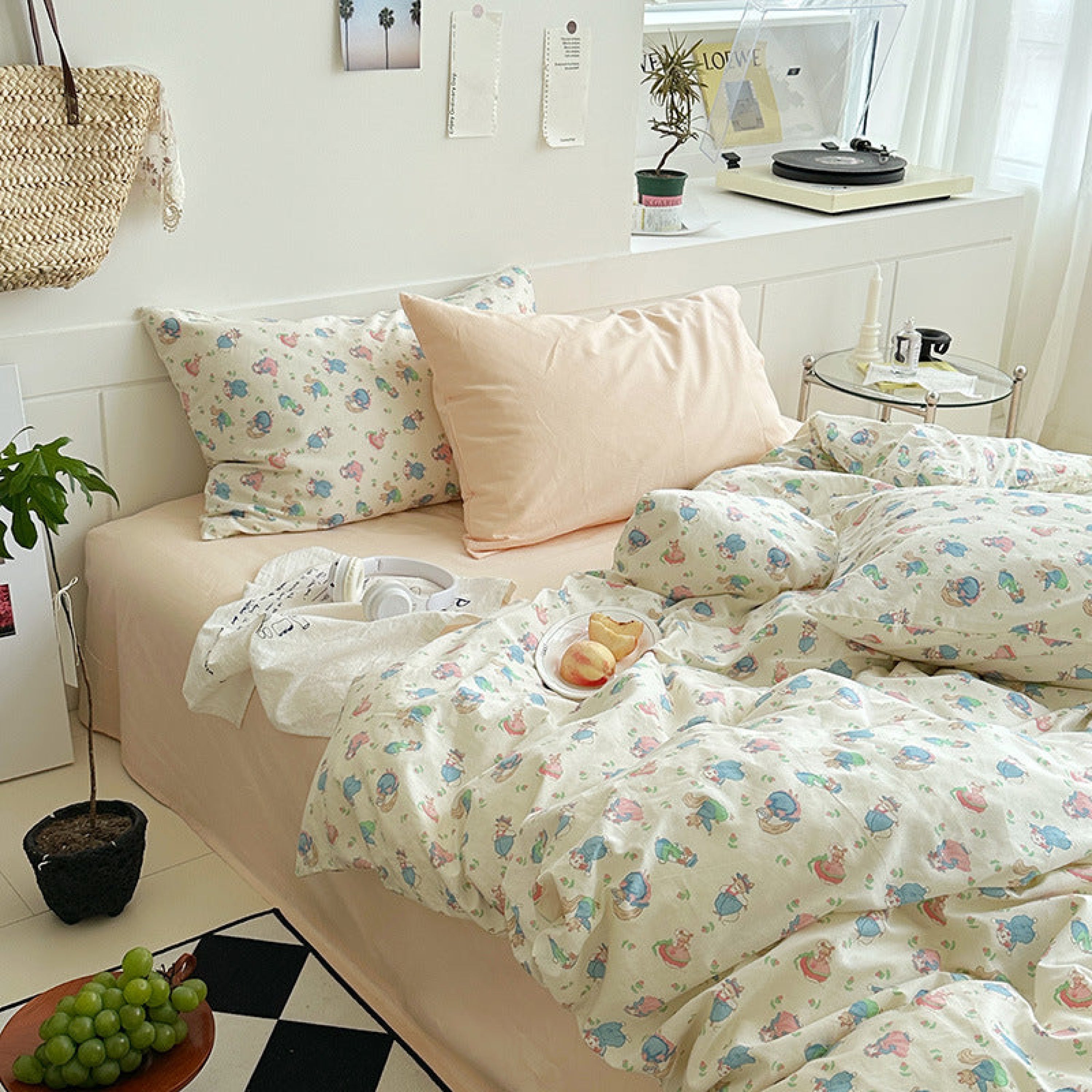 Blooming Floral Bedding Set / Multicolors