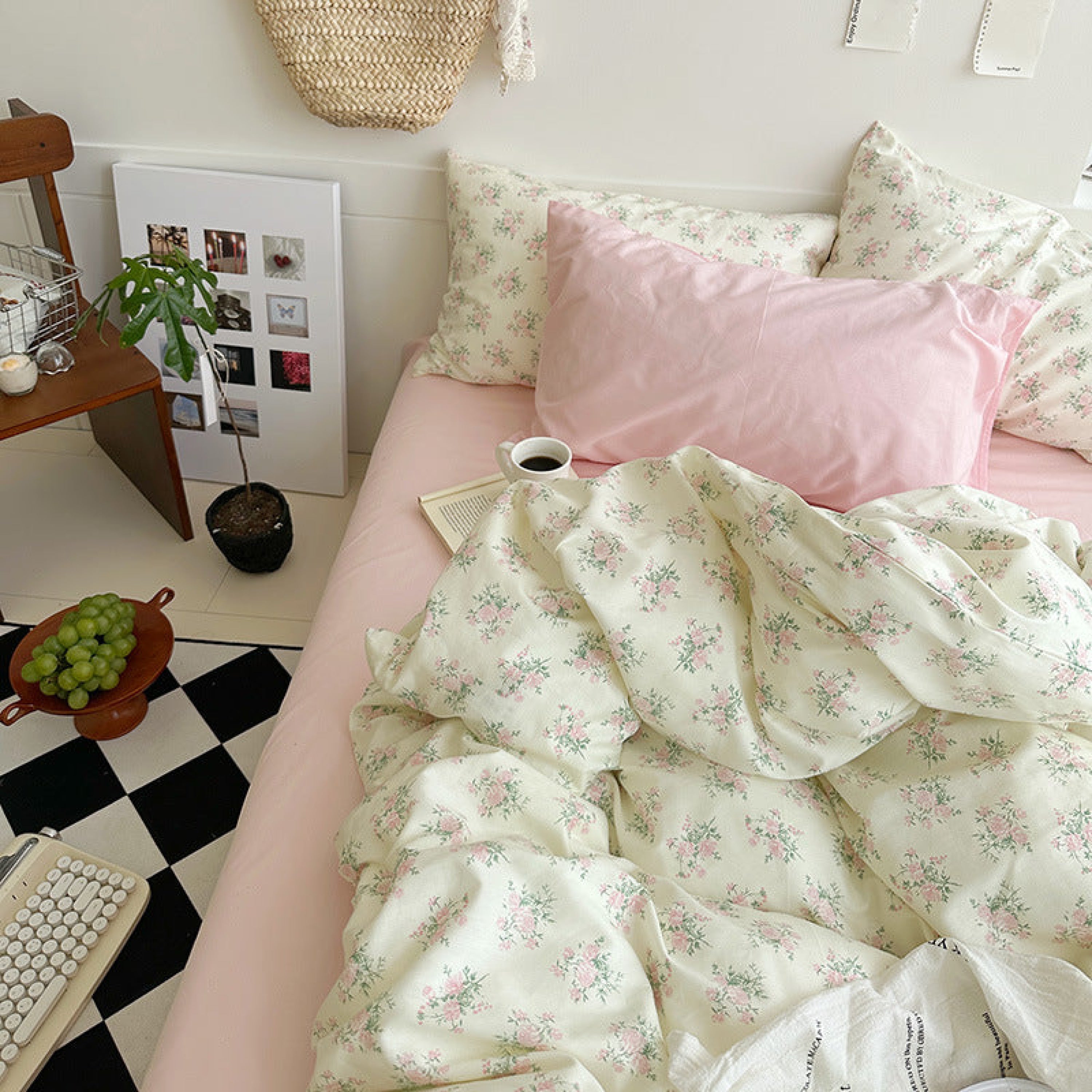 Blooming Floral Bedding Set / Multicolors