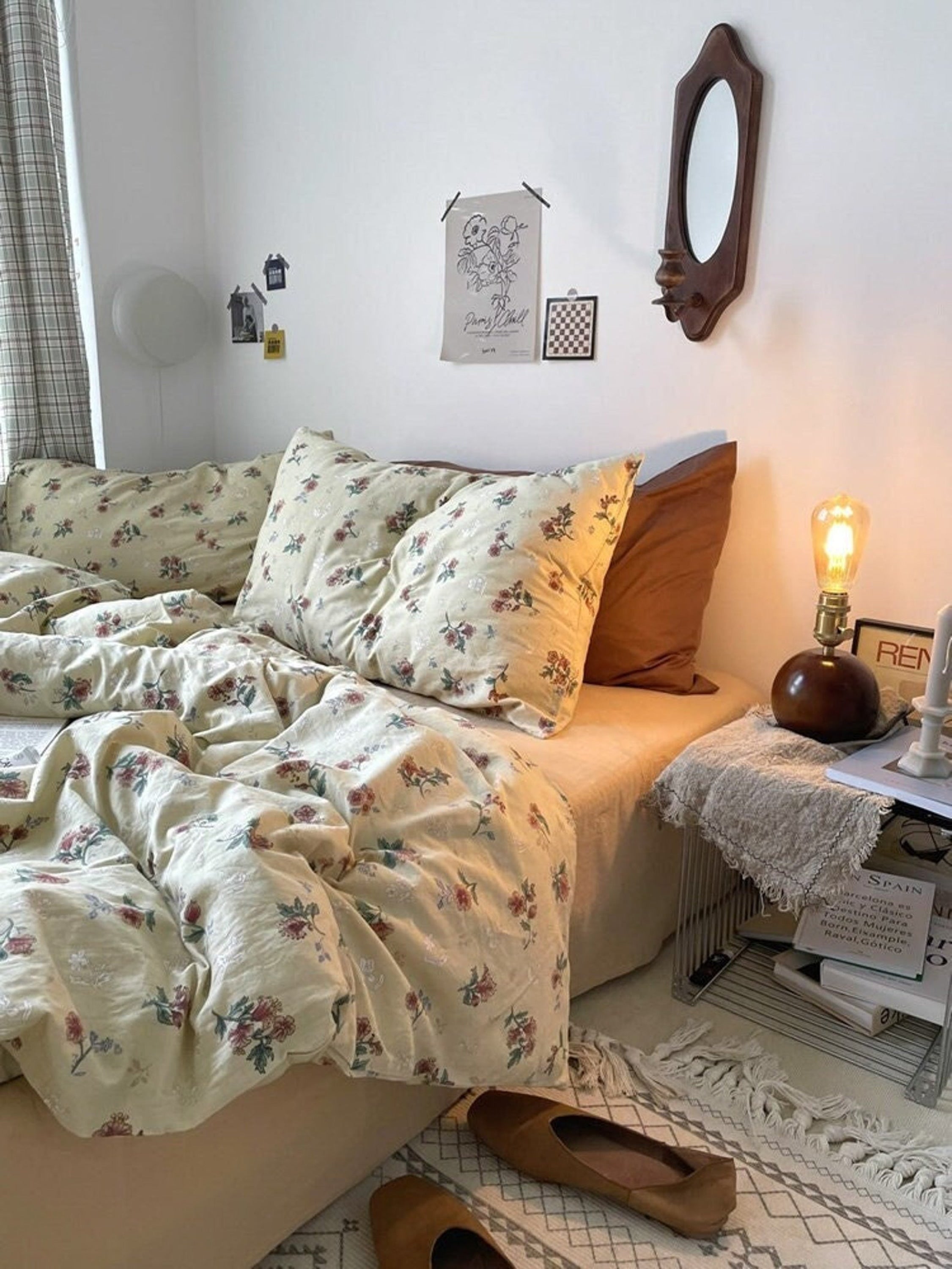 Antique Floral Print Bedding Set / Brown Beige