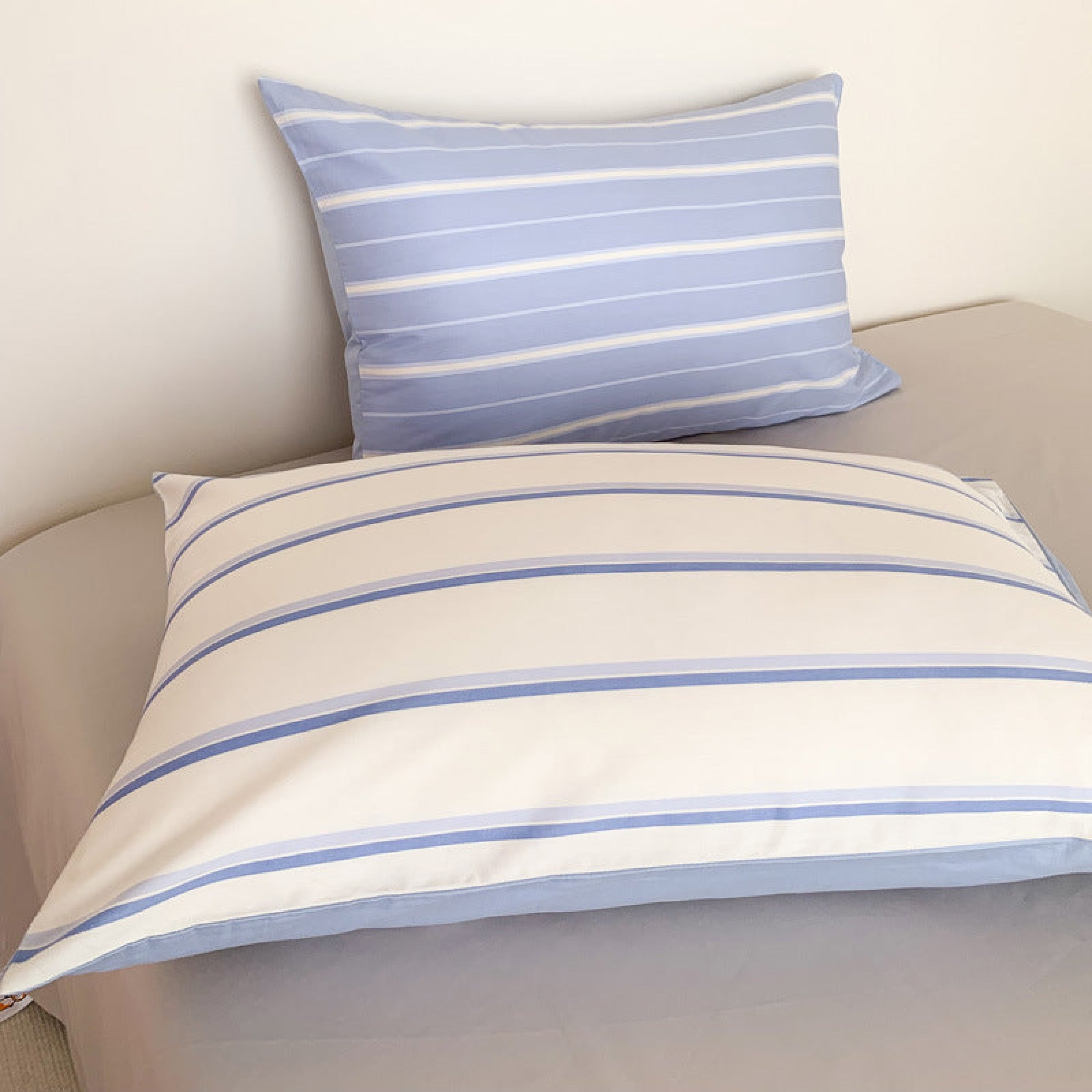 Pastel Wavy Striped Pillowcase Set / Retro Style