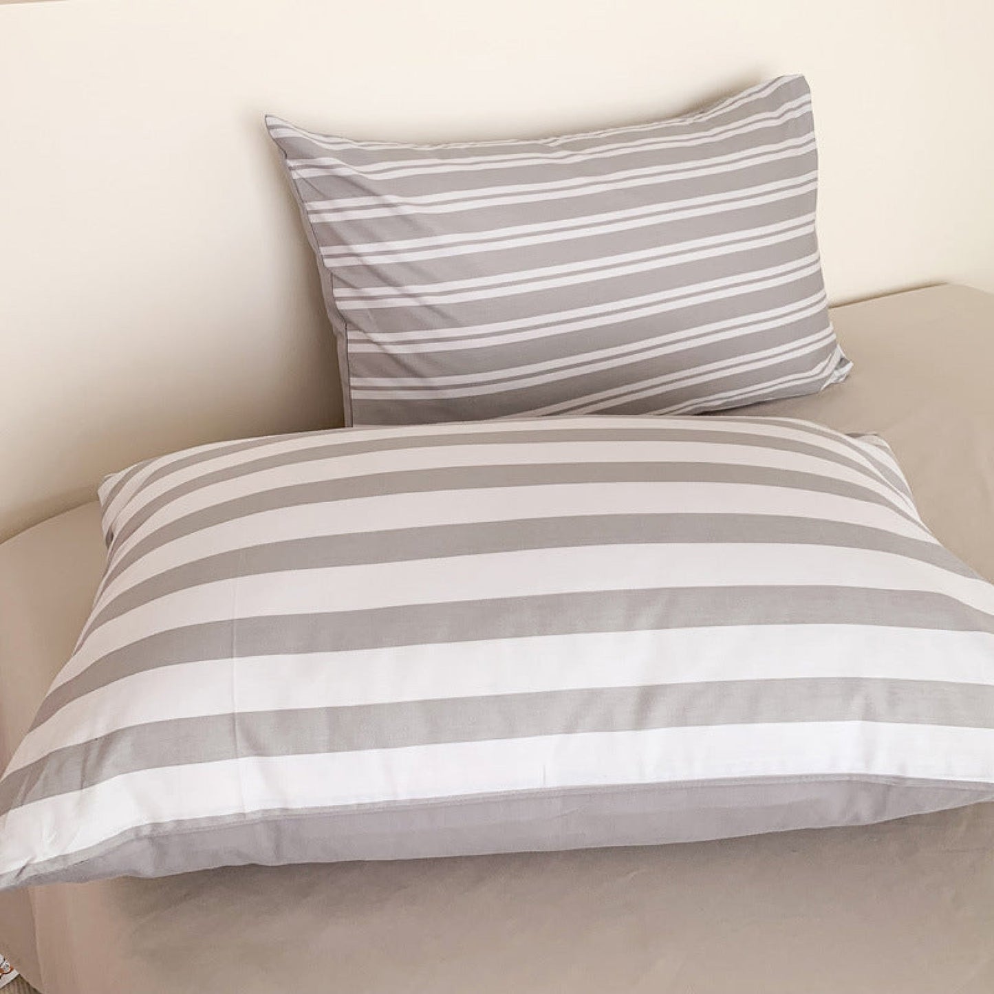 Pastel Wavy Striped Pillowcase Set / Retro Style