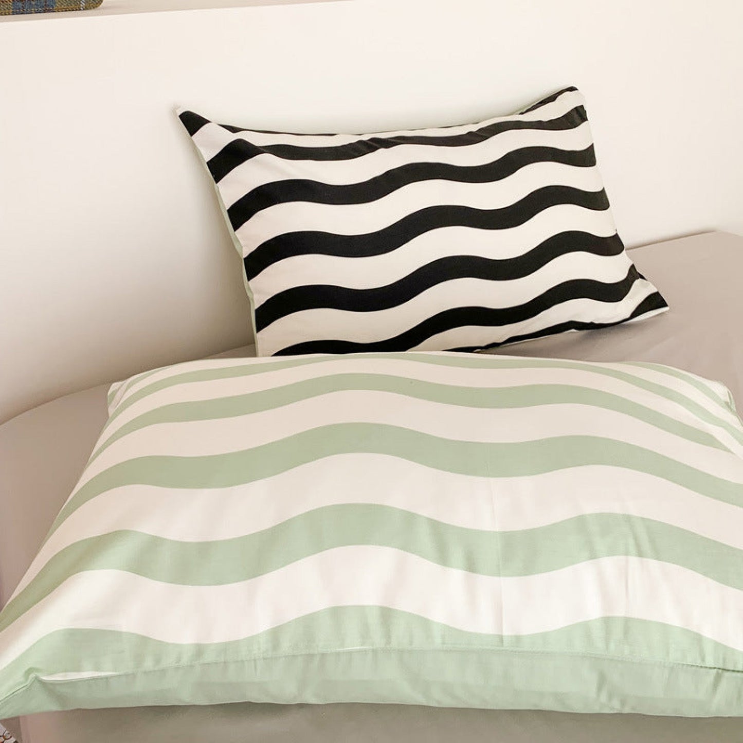 Pastel Wavy Striped Pillowcase Set / Retro Style