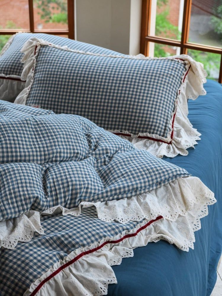 Stripe Ruffle Lace Bedding Set / Neutral Gray