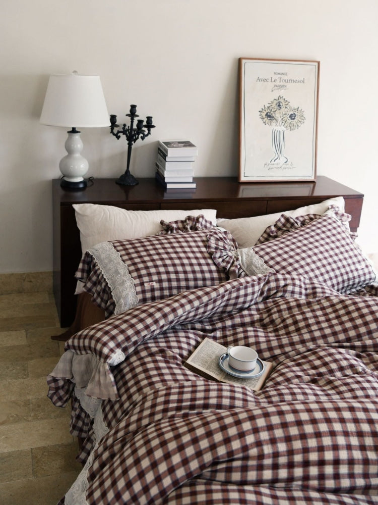 Plaid Ruffle Floral Lace Bedding Set / Burgundy White