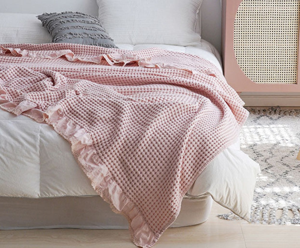 Textured Ruffle Cotton Blanket / Beige