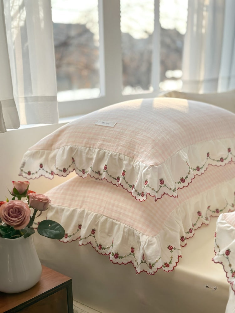 Plaid Ruffle Floral Lace Bedding Set / Burgundy White