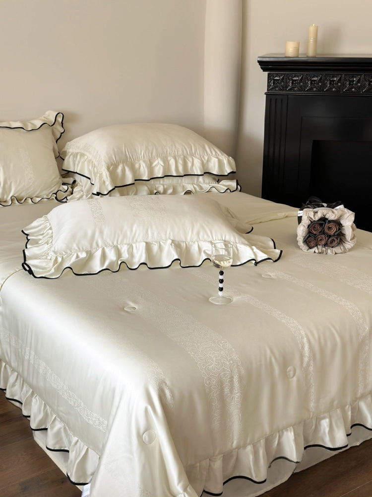 Silky Ruffle Blanket Comforter Set / White