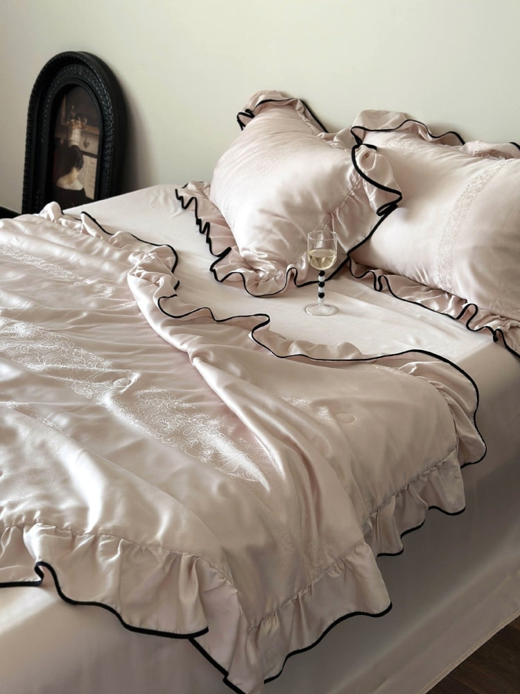 Silky Ruffle Blanket Comforter Set / White