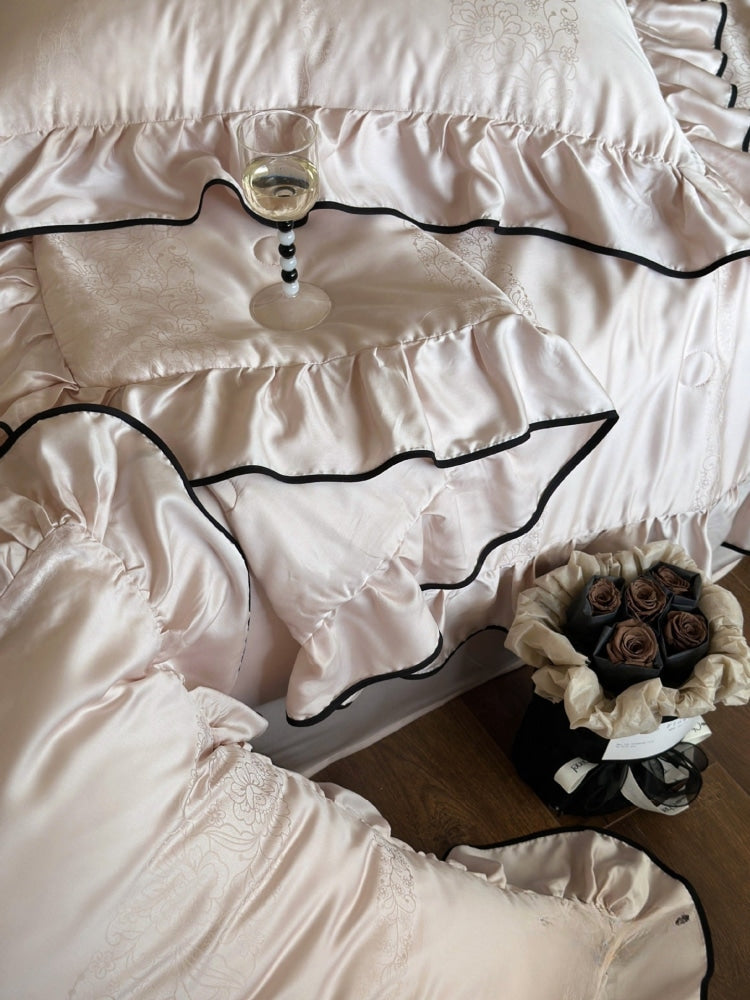 Silky Ruffle Blanket Comforter Set / White