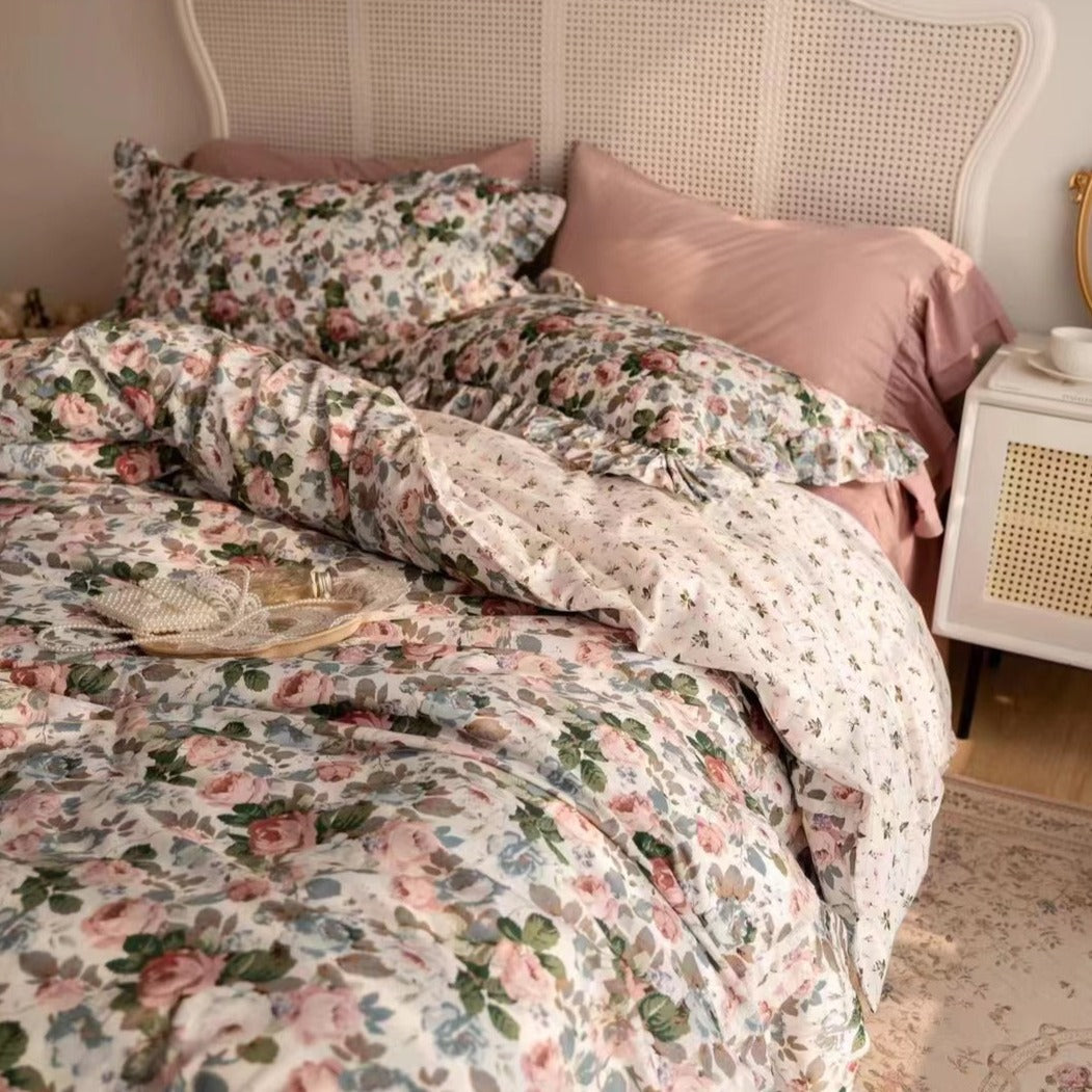 Dark Garden Floral Bedding Set / Beige Mix