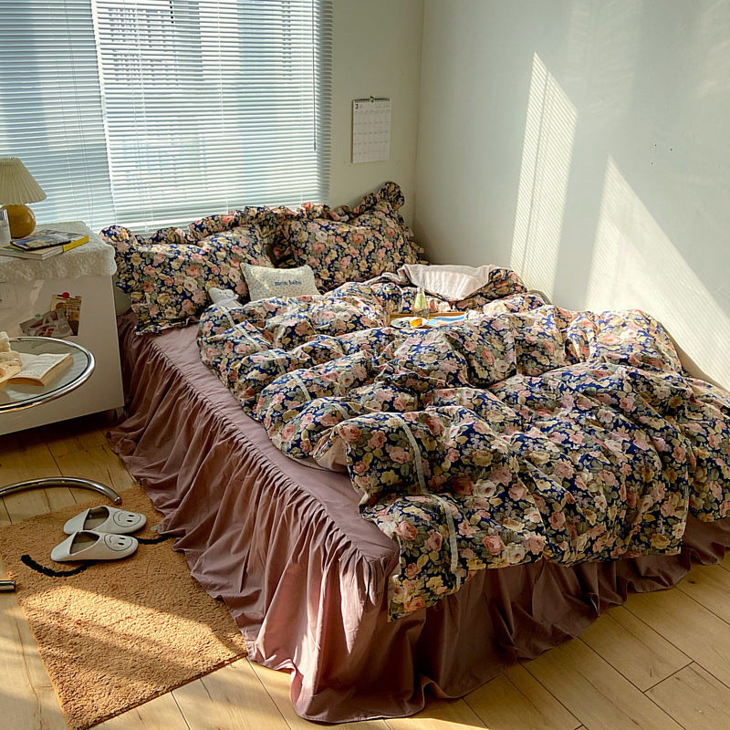 Dark Garden Floral Bedding Set / Beige Mix