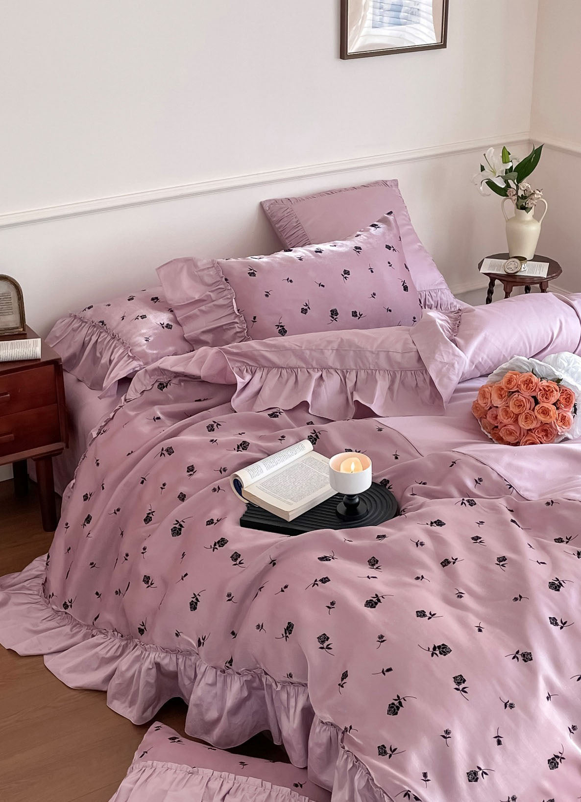Vintage Inspired Silky Floral Ruffle Bedding Set / Black Pink