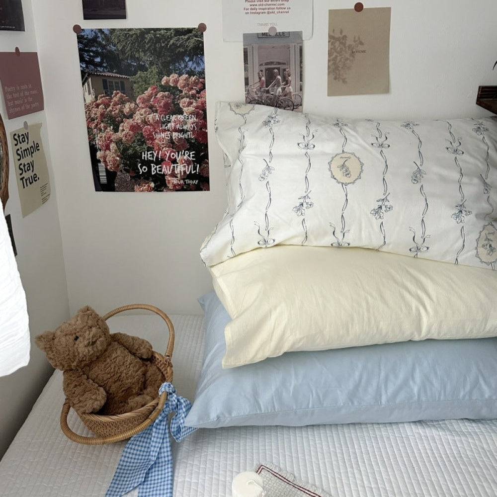 Ribbon Bow Floral Bedding Set / White Blue