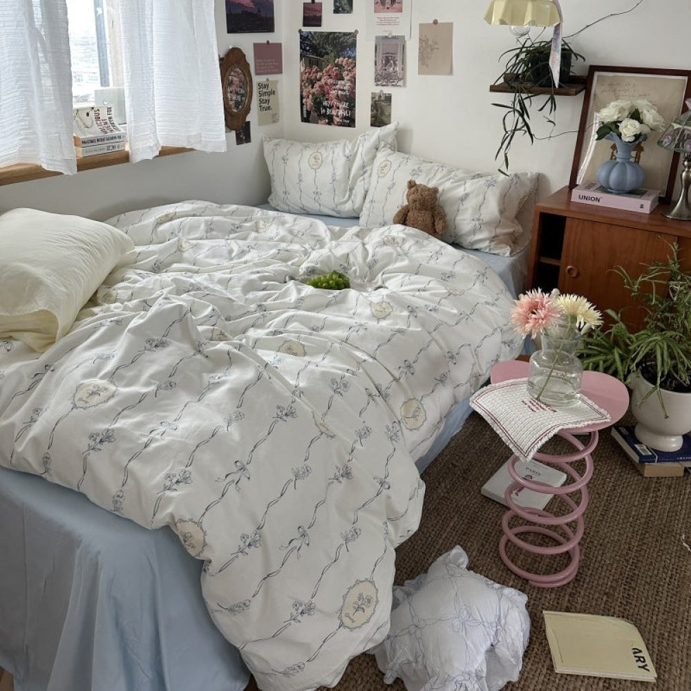 Ribbon Bow Floral Bedding Set / White Blue