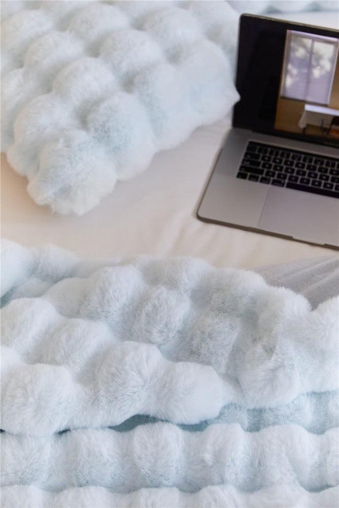 Fluffy Plush Throw Blanket / Beige