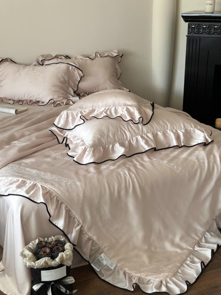 Silky Ruffle Blanket Comforter Set / White