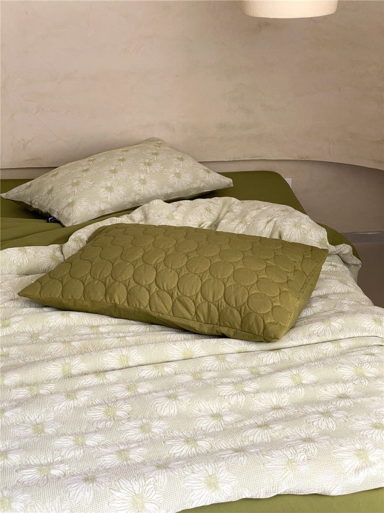 Textured Floral Bedding Set / Moss Green