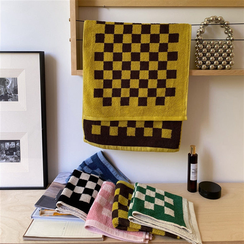 Retro Checkerboard Hand Towels