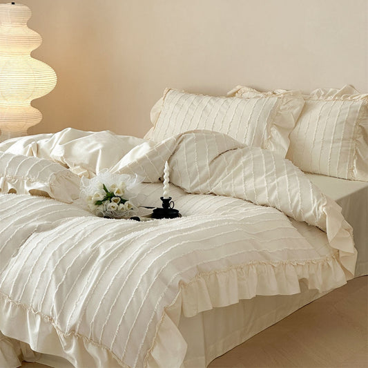 Sweet Ruffle Jacquard Bedding Set / White